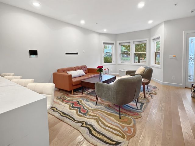 56 Robey St 56, Boston, MA 02119