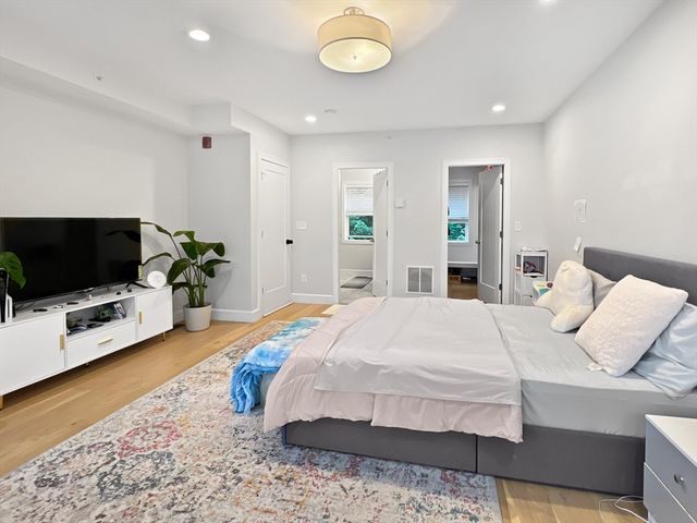 56 Robey St 56, Boston, MA 02119