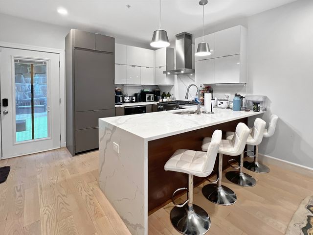 56 Robey St 56, Boston, MA 02119