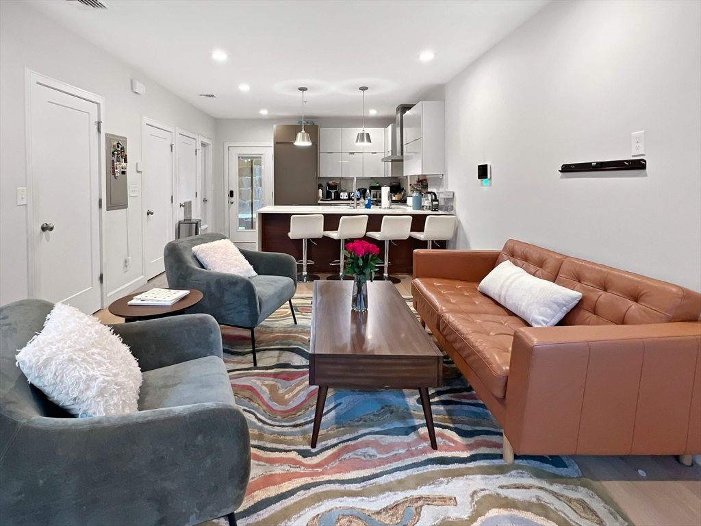 56 Robey St 56, Boston, MA 02119