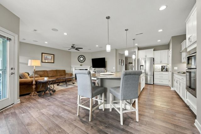 8275 Oakview Court N, Maple Grove, MN 55369