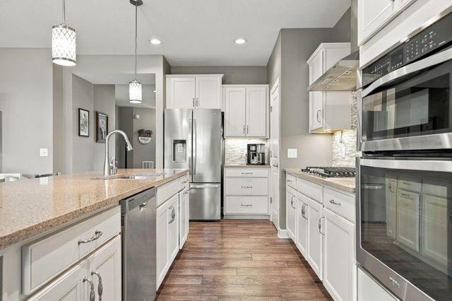 8275 Oakview Court N, Maple Grove, MN 55369