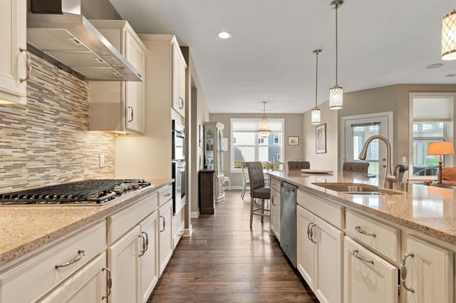 8275 Oakview Court N, Maple Grove, MN 55369