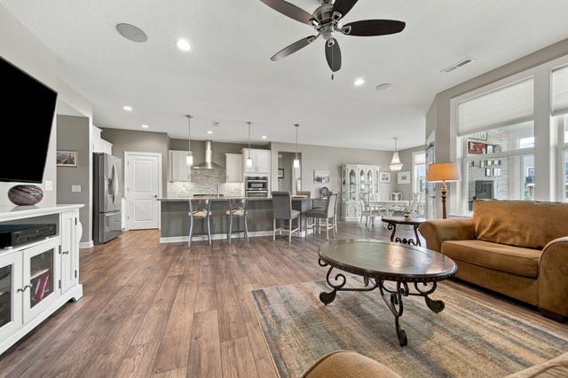8275 Oakview Court N, Maple Grove, MN 55369
