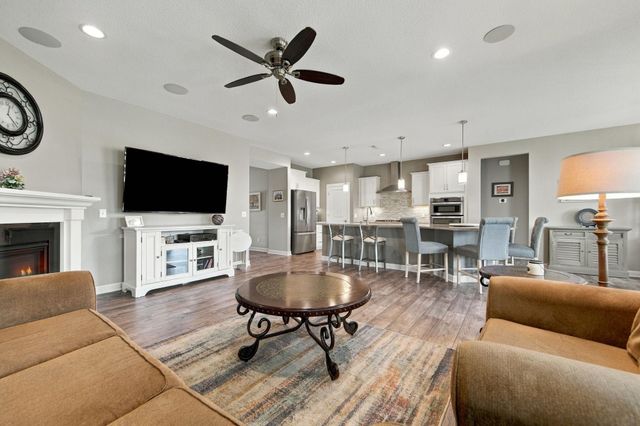 8275 Oakview Court N, Maple Grove, MN 55369
