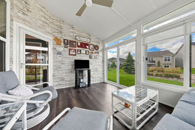 8275 Oakview Court N, Maple Grove, MN 55369