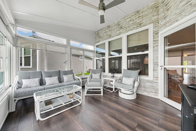 8275 Oakview Court N, Maple Grove, MN 55369