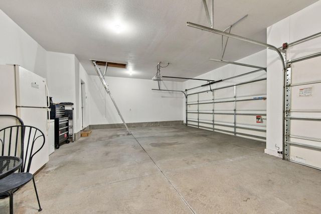 8275 Oakview Court N, Maple Grove, MN 55369