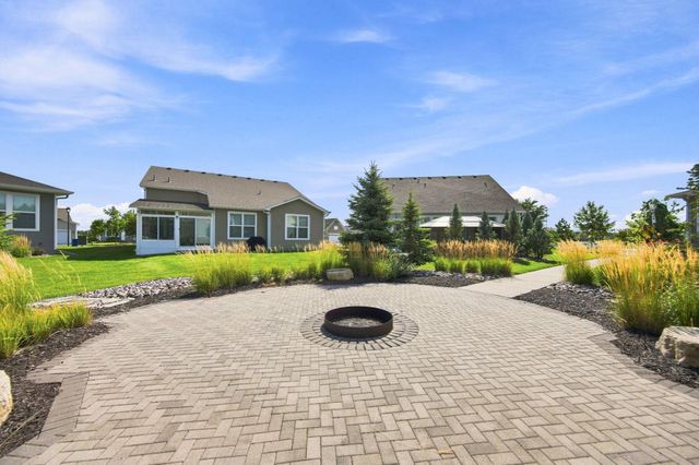 8275 Oakview Court N, Maple Grove, MN 55369