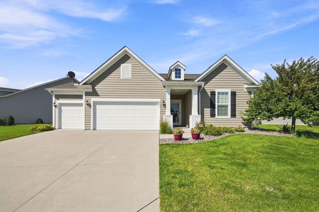 8275 Oakview Court N, Maple Grove, MN 55369 — exterior