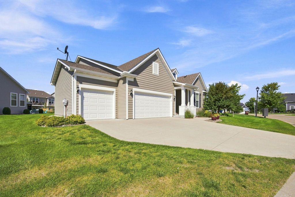 8275 Oakview Court N, Maple Grove, MN 55369 — photo 3
