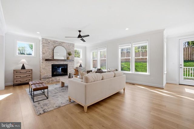 6203 MORI ST, Mclean, VA 22101