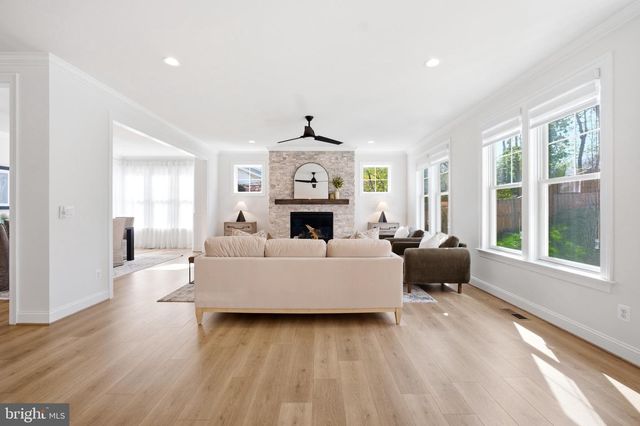 6203 MORI ST, Mclean, VA 22101