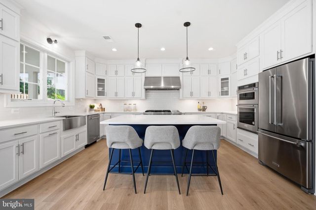 6203 MORI ST, Mclean, VA 22101