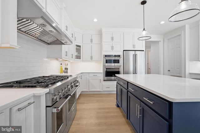 6203 MORI ST, Mclean, VA 22101