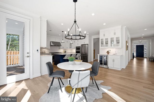 6203 MORI ST, Mclean, VA 22101