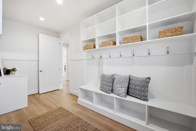 6203 MORI ST, Mclean, VA 22101