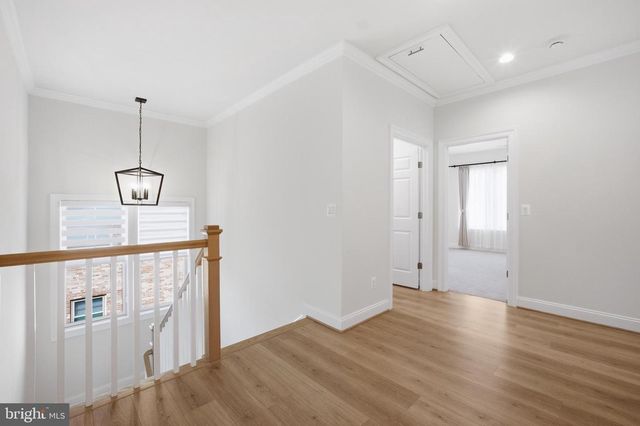 6203 MORI ST, Mclean, VA 22101