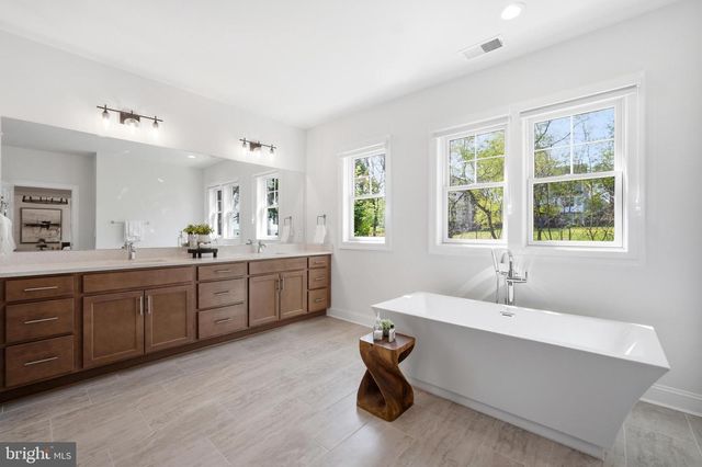 6203 MORI ST, Mclean, VA 22101