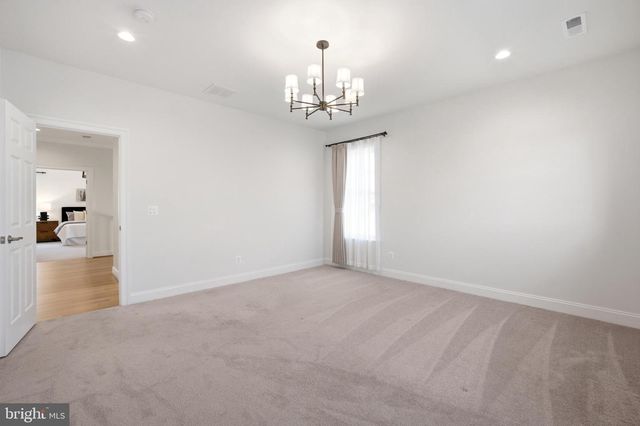 6203 MORI ST, Mclean, VA 22101