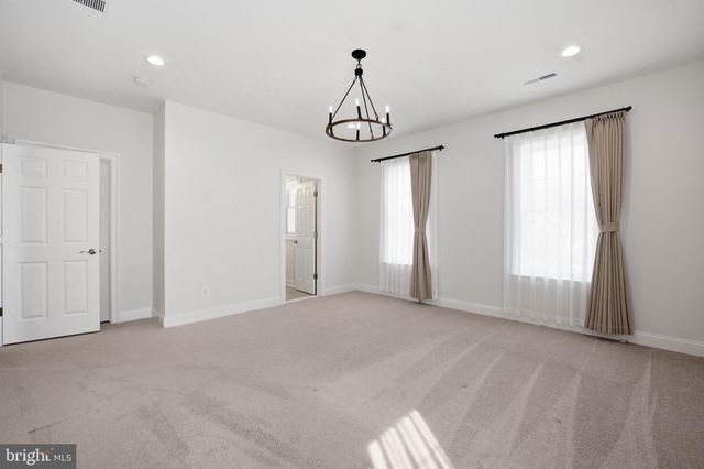 6203 MORI ST, Mclean, VA 22101