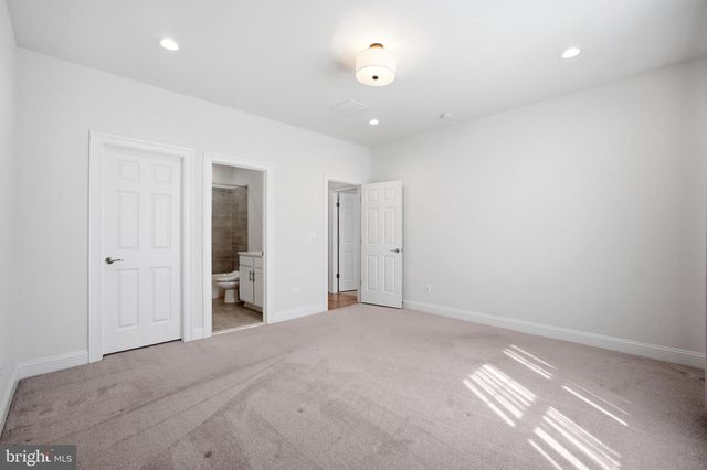 6203 MORI ST, Mclean, VA 22101