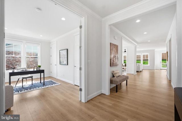 6203 MORI ST, Mclean, VA 22101