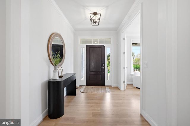 6203 MORI ST, Mclean, VA 22101