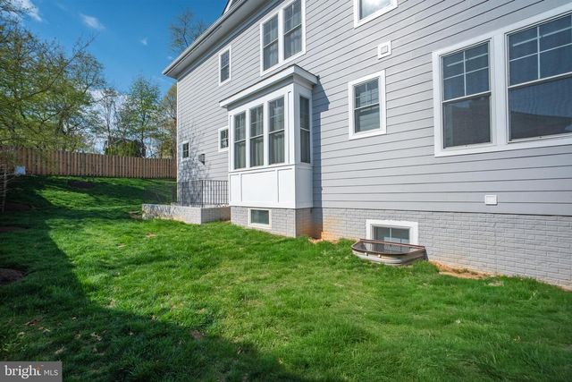 6203 MORI ST, Mclean, VA 22101