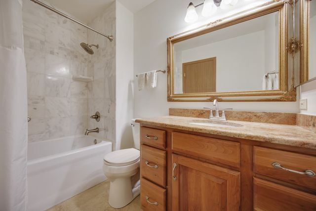 2426 Wild Cherry Court, Aurora, IL 60506