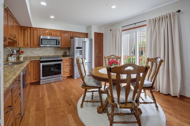 2426 Wild Cherry Court, Aurora, IL 60506