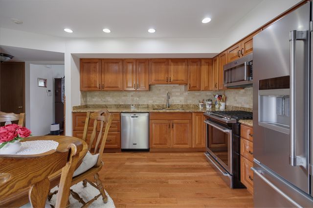 2426 Wild Cherry Court, Aurora, IL 60506