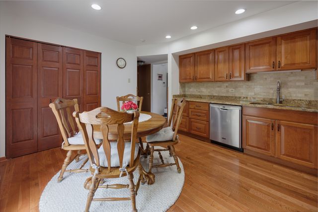 2426 Wild Cherry Court, Aurora, IL 60506
