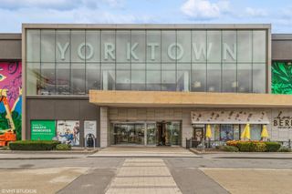 203 Yorktown Center Drive, Lombard, IL 60148