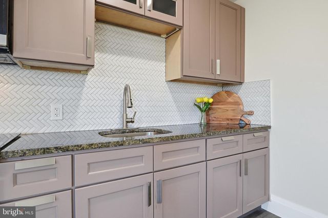 10 CARAVAN CT, Middletown, PA 17057