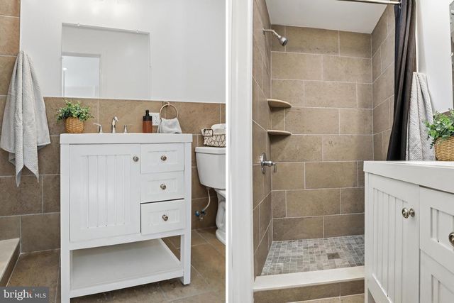 10 CARAVAN CT, Middletown, PA 17057