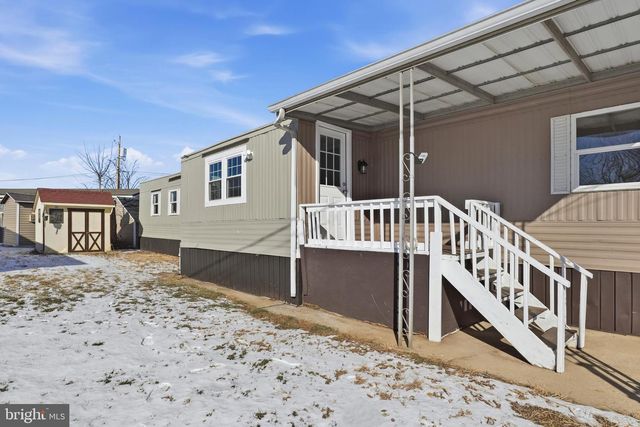 10 CARAVAN CT, Middletown, PA 17057