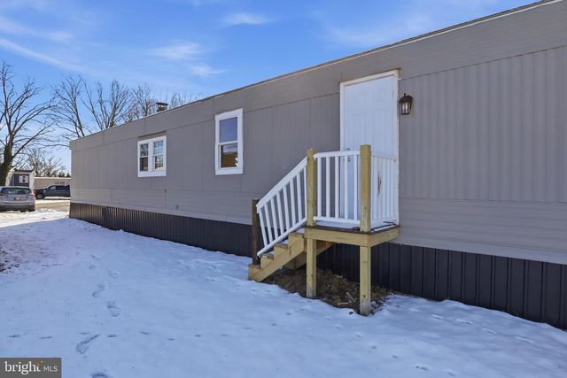 10 CARAVAN CT, Middletown, PA 17057