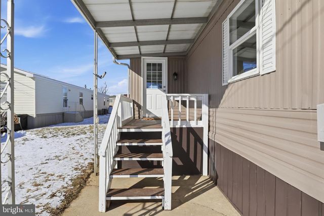 10 CARAVAN CT, Middletown, PA 17057