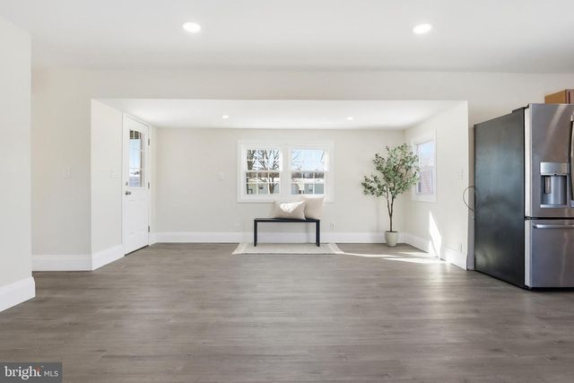 10 CARAVAN CT, Middletown, PA 17057