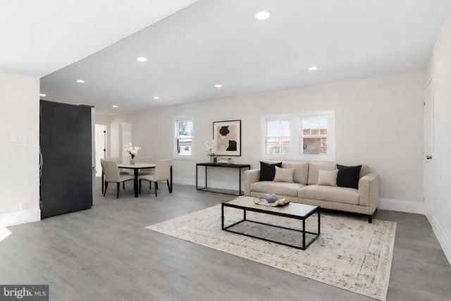 10 CARAVAN CT, Middletown, PA 17057