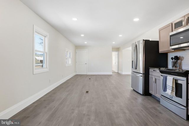 10 CARAVAN CT, Middletown, PA 17057