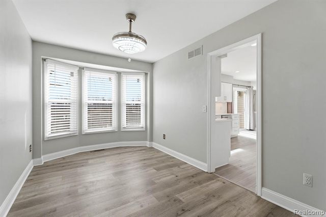 425 Lakes Edge Drive, Oxford, MI 48371