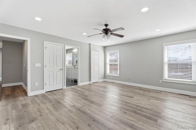 425 Lakes Edge Drive, Oxford, MI 48371