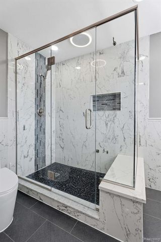 425 Lakes Edge Drive, Oxford, MI 48371