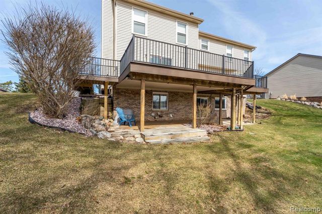 425 Lakes Edge Drive, Oxford, MI 48371