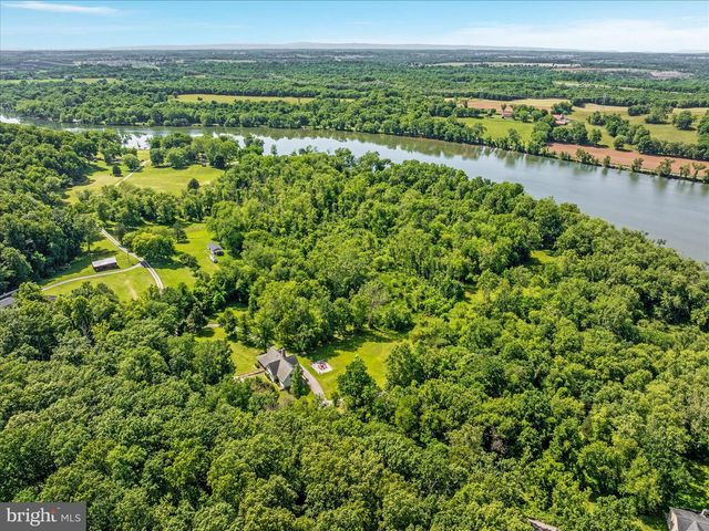 1355 WILT RD, Charles Town, WV 25414
