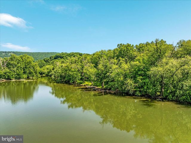 1355 WILT RD, Charles Town, WV 25414