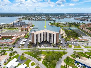 10355 PARADISE BOULEVARD 907, Treasure Island, FL 33706