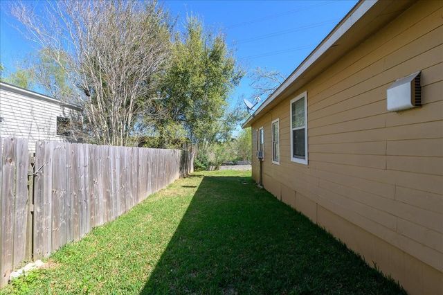 3629 County Road 870, Alvin, TX 77511